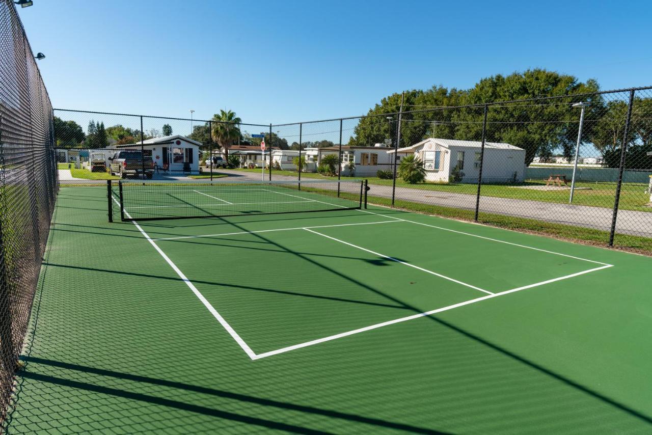 Central Park Rv Resort Хейнс Сити Екстериор снимка
