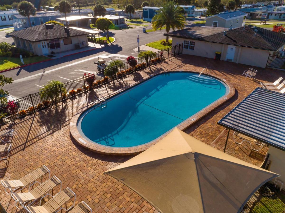 Central Park Rv Resort Хейнс Сити Екстериор снимка