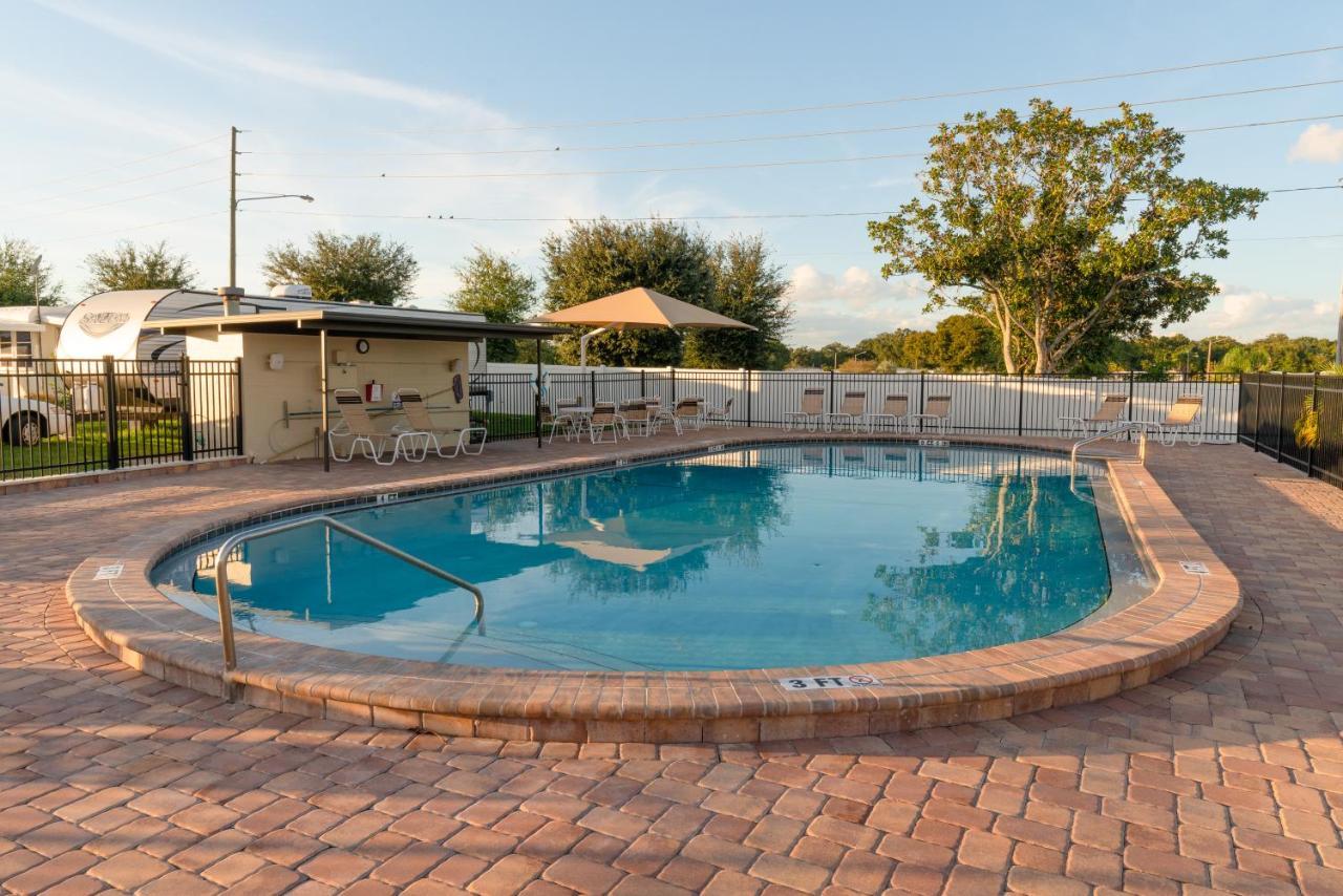 Central Park Rv Resort Хейнс Сити Екстериор снимка